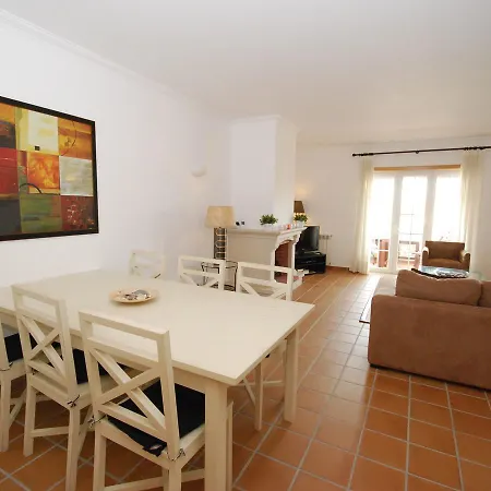 Praia D'el Rey Apartment *